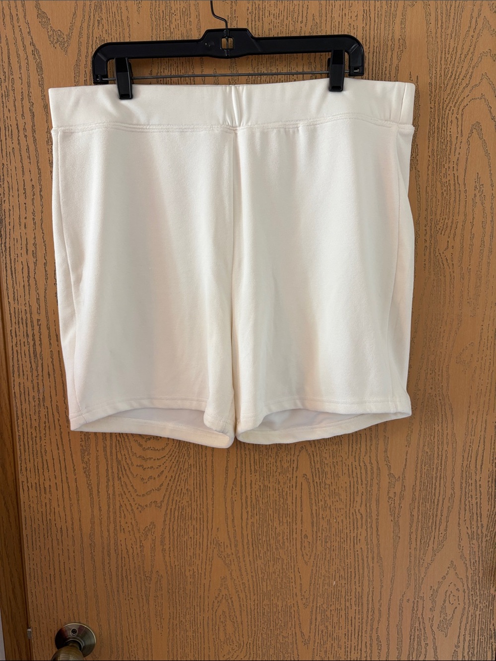 Fabletics Cream Relaxed Shorts